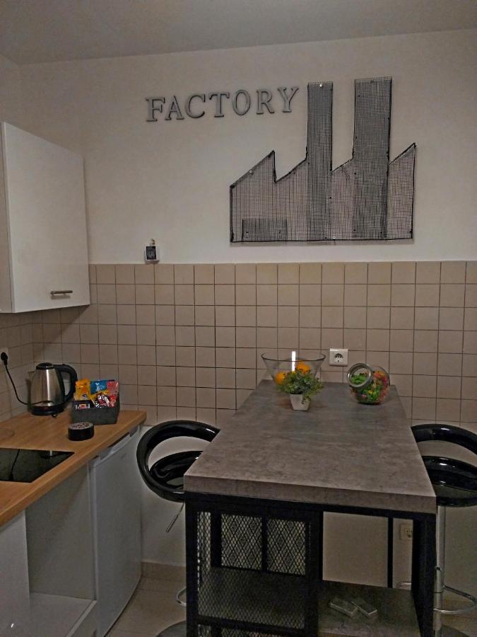Appartement Factory - Self Check In à Osijek Extérieur photo